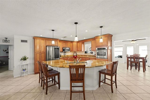 11653 PINEDALE AVENUE, Seminole, FL 33772