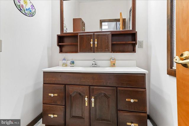 531 CHANDLER MILL RD, Kennett Square, PA 19348