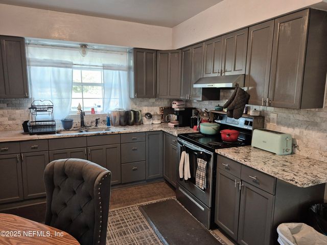 282 BYRD Road, Crescent City, FL 32112