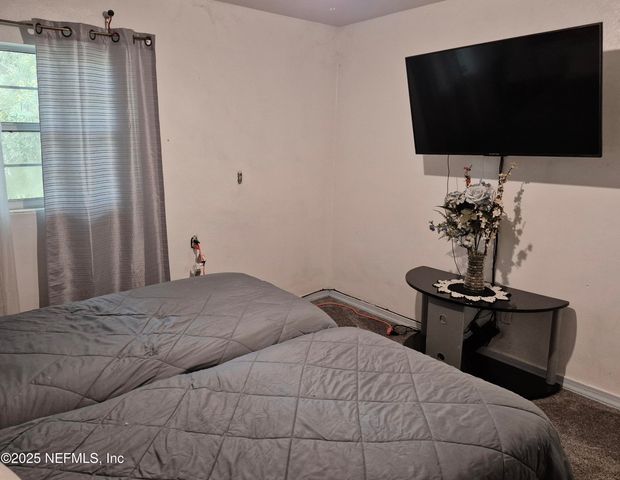 282 BYRD Road, Crescent City, FL 32112