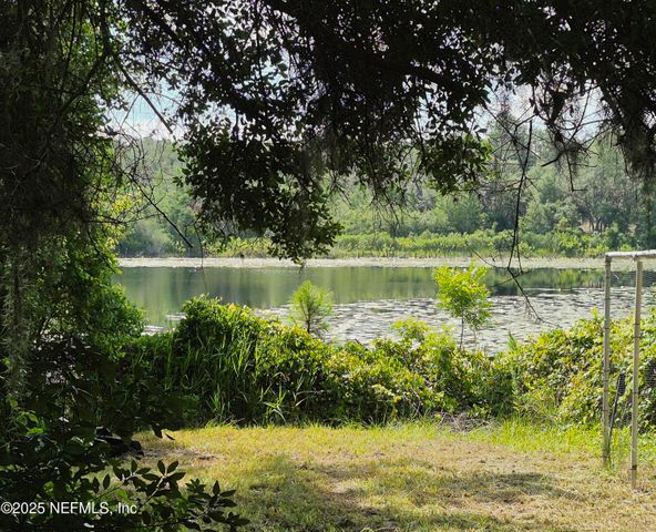 282 BYRD Road, Crescent City, FL 32112