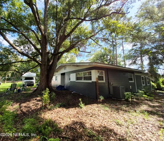 282 BYRD Road, Crescent City, FL 32112