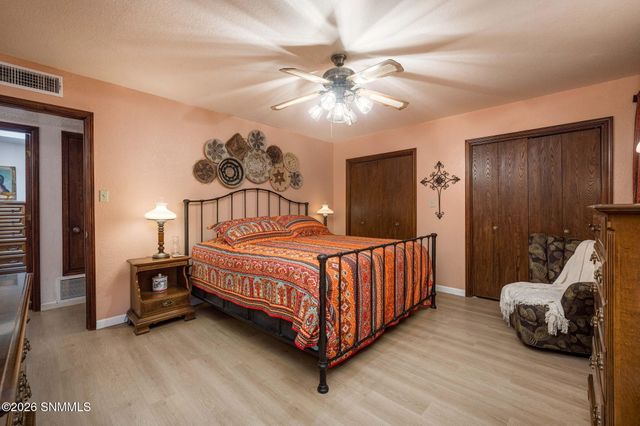 2303 Uranus Avenue, Las Cruces, NM 88012