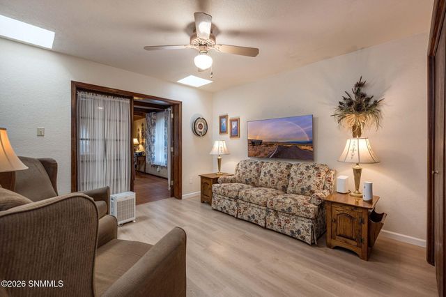 2303 Uranus Avenue, Las Cruces, NM 88012