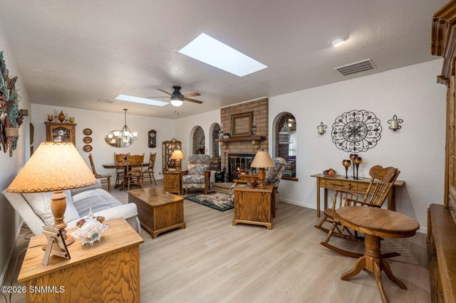 2303 Uranus Avenue, Las Cruces, NM 88012