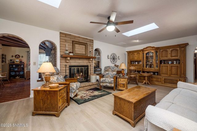 2303 Uranus Avenue, Las Cruces, NM 88012