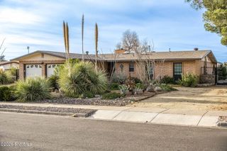 2303 Uranus Avenue, Las Cruces, NM 88012