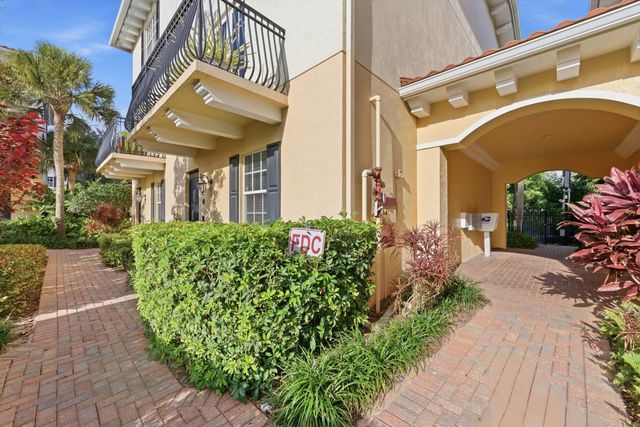 2502 N Dixie Highway 55, Lake Worth Beach, FL 33460