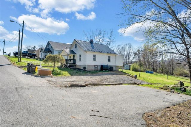 105 Mamie AVE, Rocky Mount, VA 24151