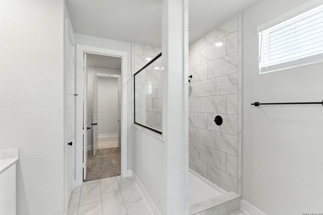 165 Mountain Oak, Castroville, TX 78009