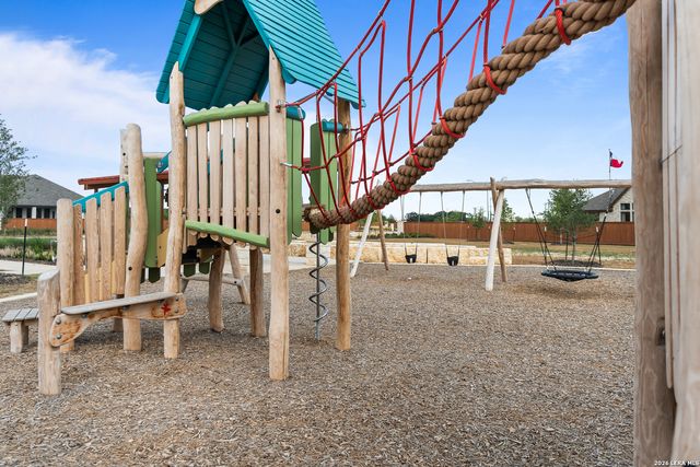 165 Mountain Oak, Castroville, TX 78009