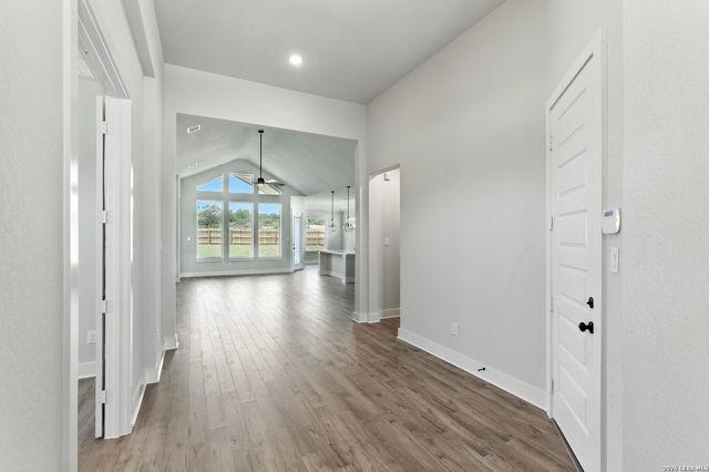 165 Mountain Oak, Castroville, TX 78009