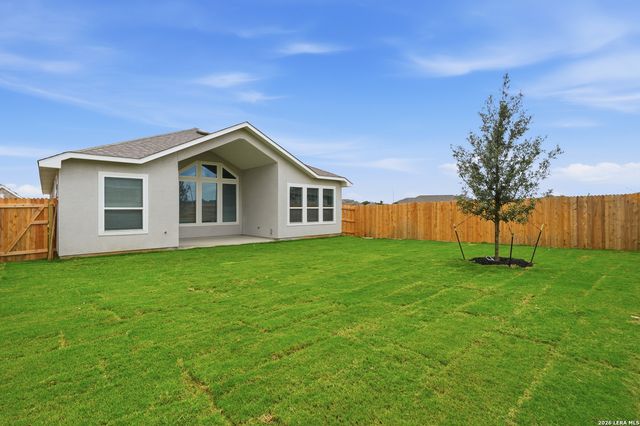165 Mountain Oak, Castroville, TX 78009