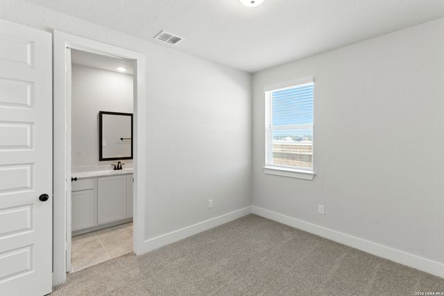 165 Mountain Oak, Castroville, TX 78009