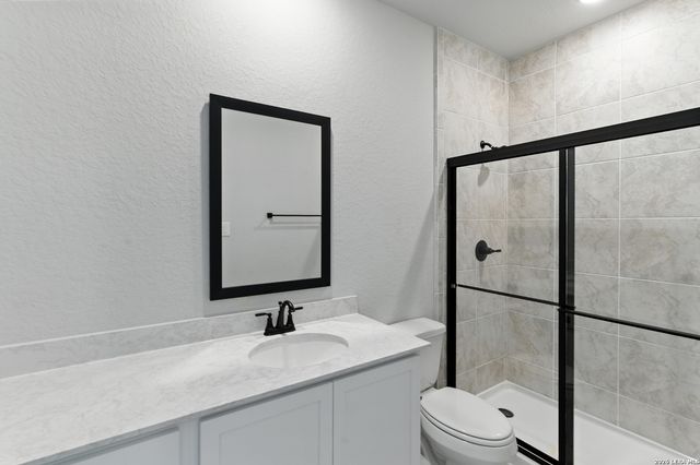 165 Mountain Oak, Castroville, TX 78009