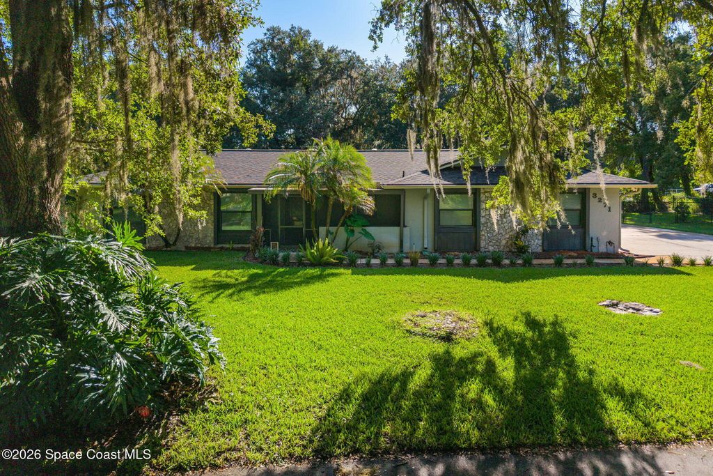 3271 Majestic Oak Drive, St. Cloud, FL 34771
