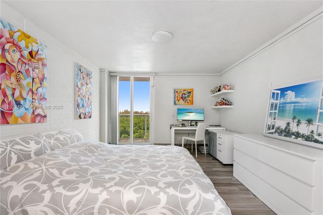 100 Bayview Dr 625, Sunny Isles Beach, FL 33160