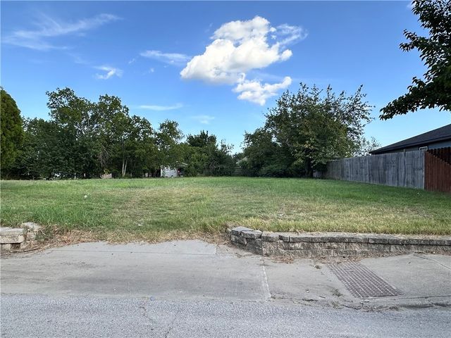 809 East Martin Luther King Jr Street, Bryan, TX 77803