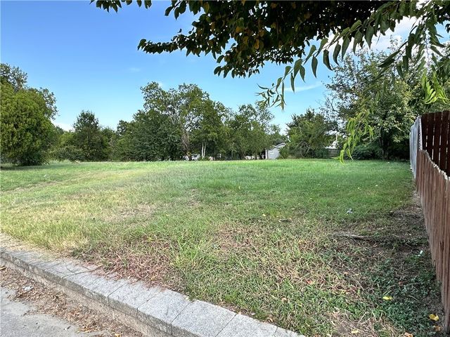 809 East Martin Luther King Jr Street, Bryan, TX 77803