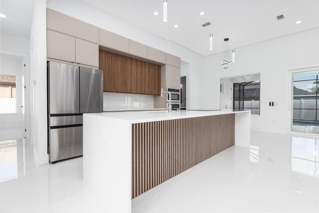 9 Edison Lane, Palm Coast, FL 32164