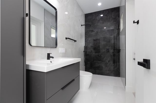 9 Edison Lane, Palm Coast, FL 32164