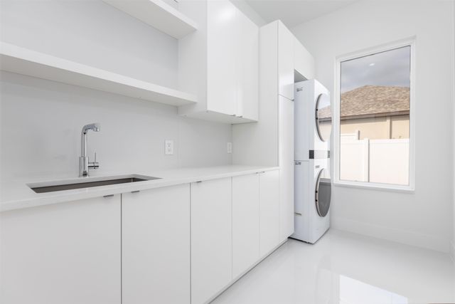 9 Edison Lane, Palm Coast, FL 32164