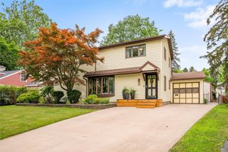 30 Lanark Crescent, Rochester, NY 14609