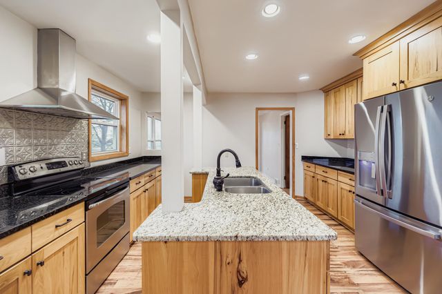 1581 Pinehurst Avenue, Saint Paul, MN 55116