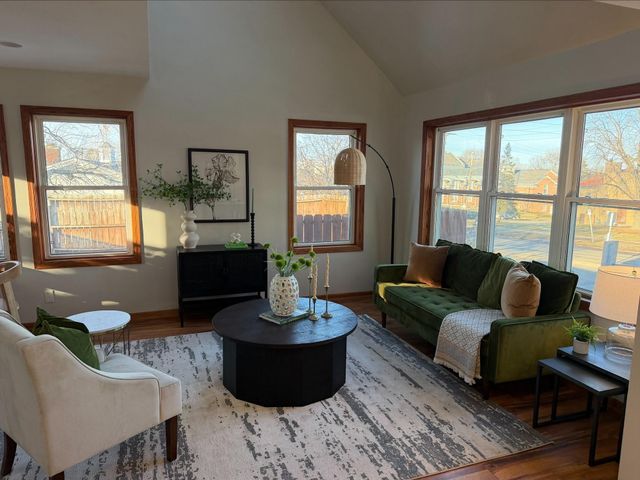 1581 Pinehurst Avenue, Saint Paul, MN 55116