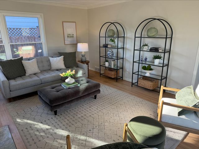 1581 Pinehurst Avenue, Saint Paul, MN 55116