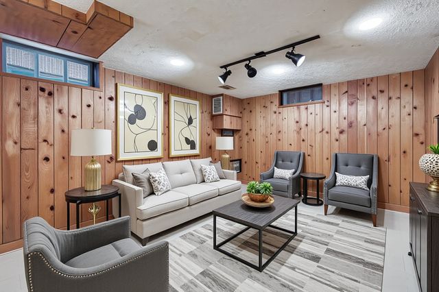 1581 Pinehurst Avenue, Saint Paul, MN 55116