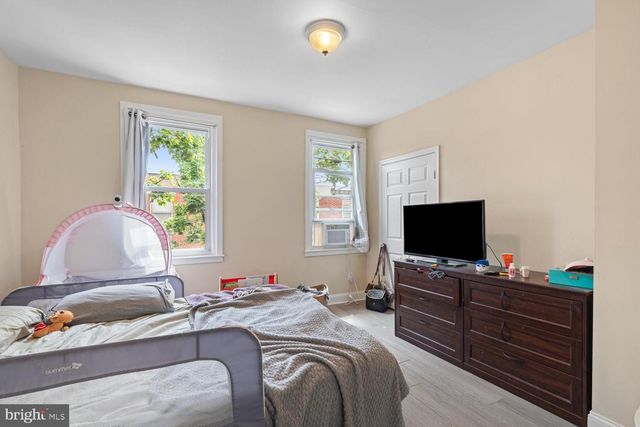 521 GREENWICH ST, Philadelphia, PA 19147