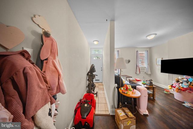 521 GREENWICH ST, Philadelphia, PA 19147