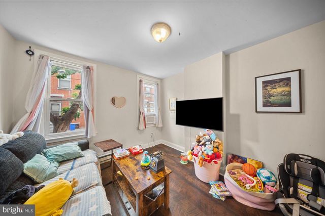 521 GREENWICH ST, Philadelphia, PA 19147