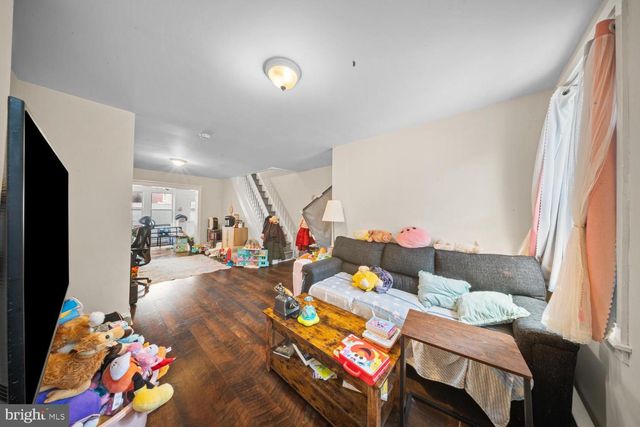 521 GREENWICH ST, Philadelphia, PA 19147