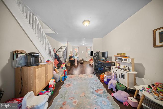 521 GREENWICH ST, Philadelphia, PA 19147