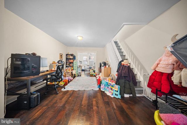 521 GREENWICH ST, Philadelphia, PA 19147
