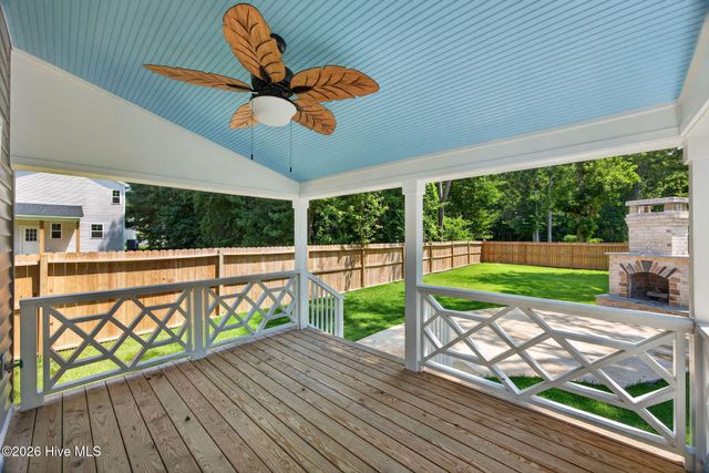 404 S Bodenheimer Street, Saint Helena, NC 28425