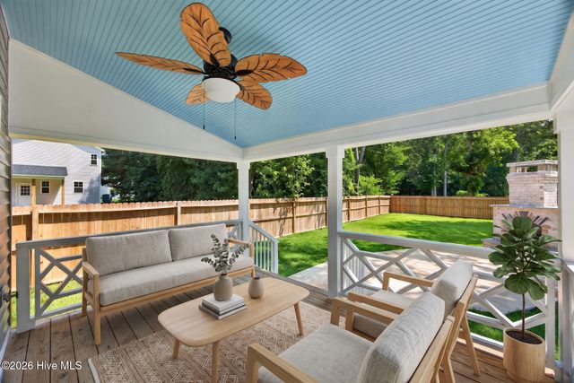 404 S Bodenheimer Street, Saint Helena, NC 28425