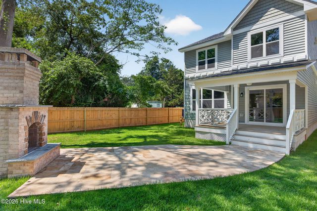 404 S Bodenheimer Street, Saint Helena, NC 28425
