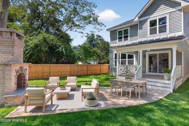404 S Bodenheimer Street, Saint Helena, NC 28425