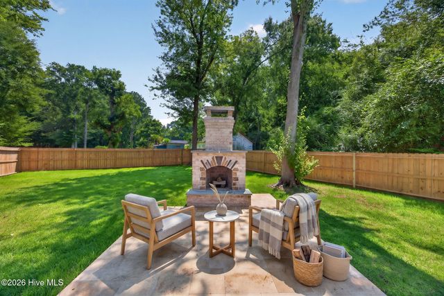 404 S Bodenheimer Street, Saint Helena, NC 28425