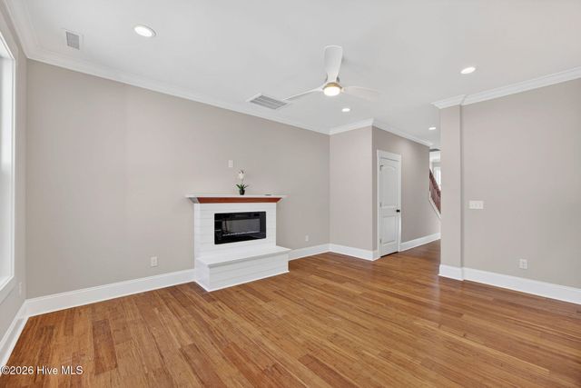 404 S Bodenheimer Street, Saint Helena, NC 28425