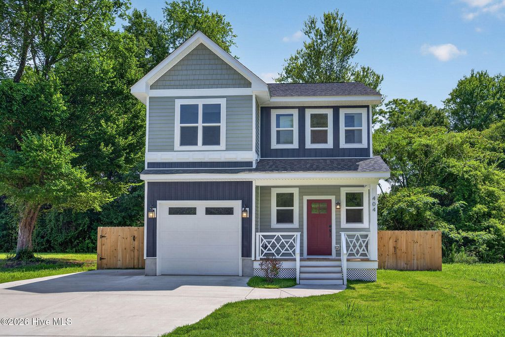 404 S Bodenheimer Street, Saint Helena, NC 28425