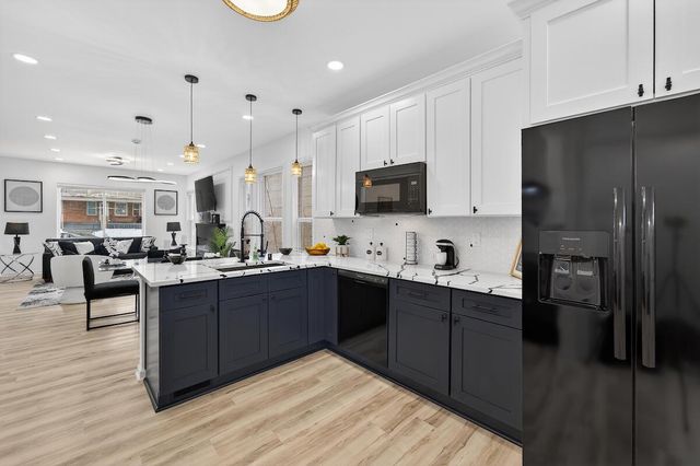 445 N 39th STREET, Milwaukee, WI 53208