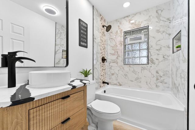 445 N 39th STREET, Milwaukee, WI 53208