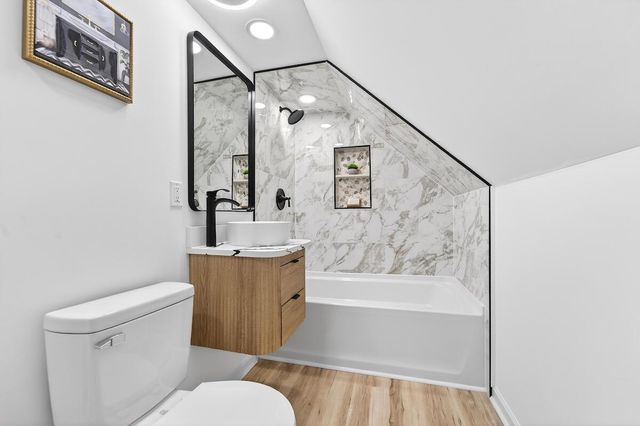 445 N 39th STREET, Milwaukee, WI 53208