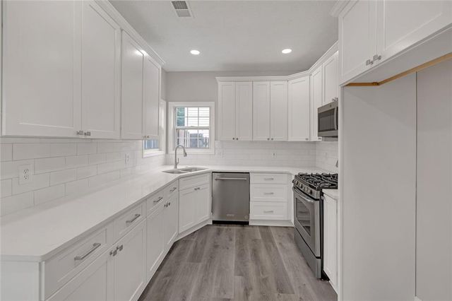 706 Weatherstone Trace, Woodstock, GA 30188