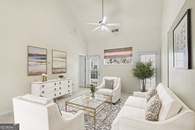 2367 Suwanee Pointe Drive, Lawrenceville, GA 30043