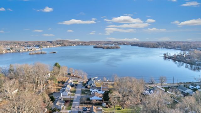 12 Hale Road, East Hampton, CT 06424